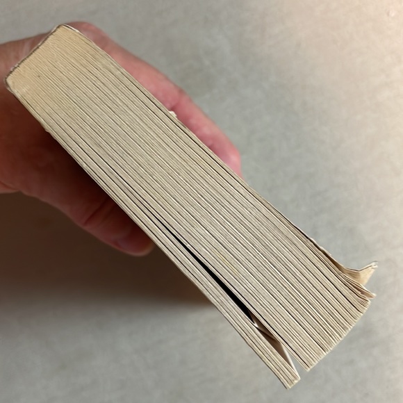 📚2/$6 Many Waters #4 in the Time Quartet - Picture 6 of 12